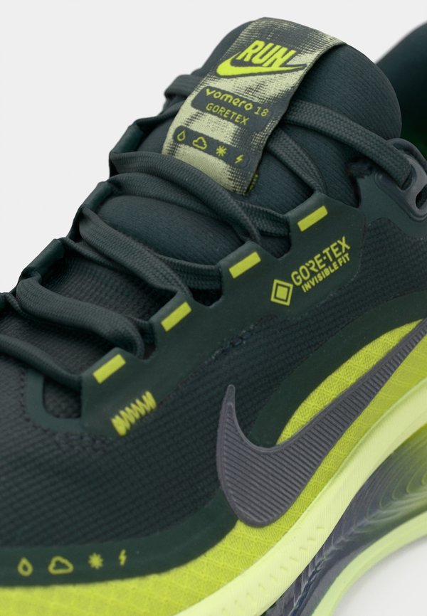 Nike Performance W NIKE VOMERO GTX
