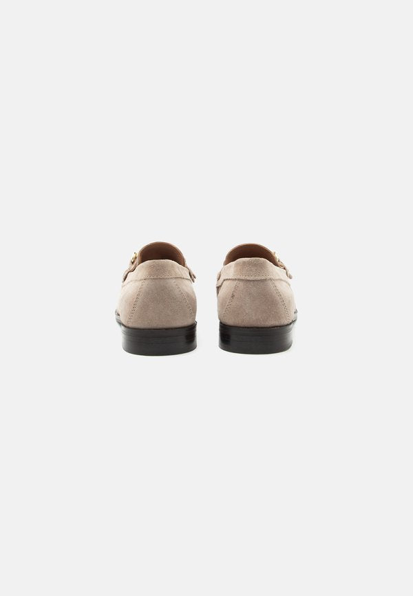 Steve Madden ESRA