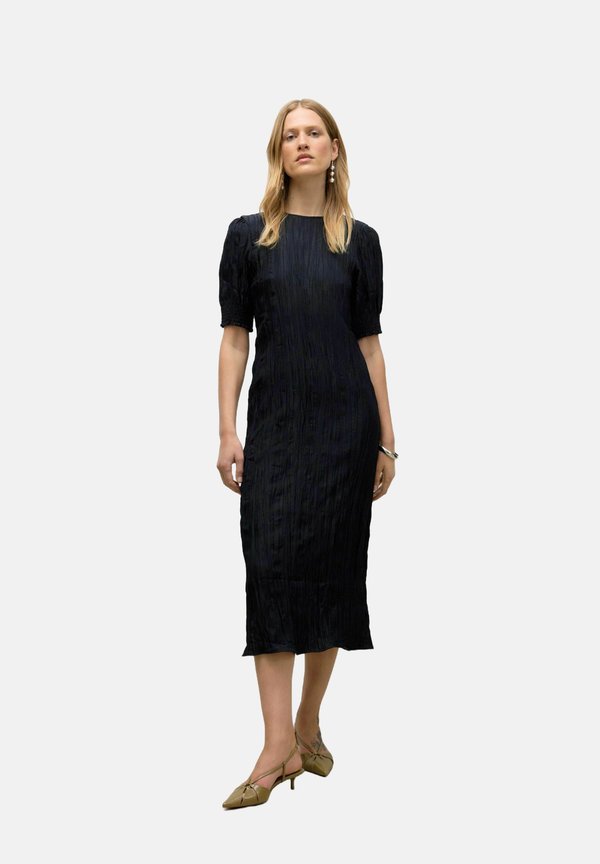 Vero Moda Plissé VMWRINDA Long - Day dress - black