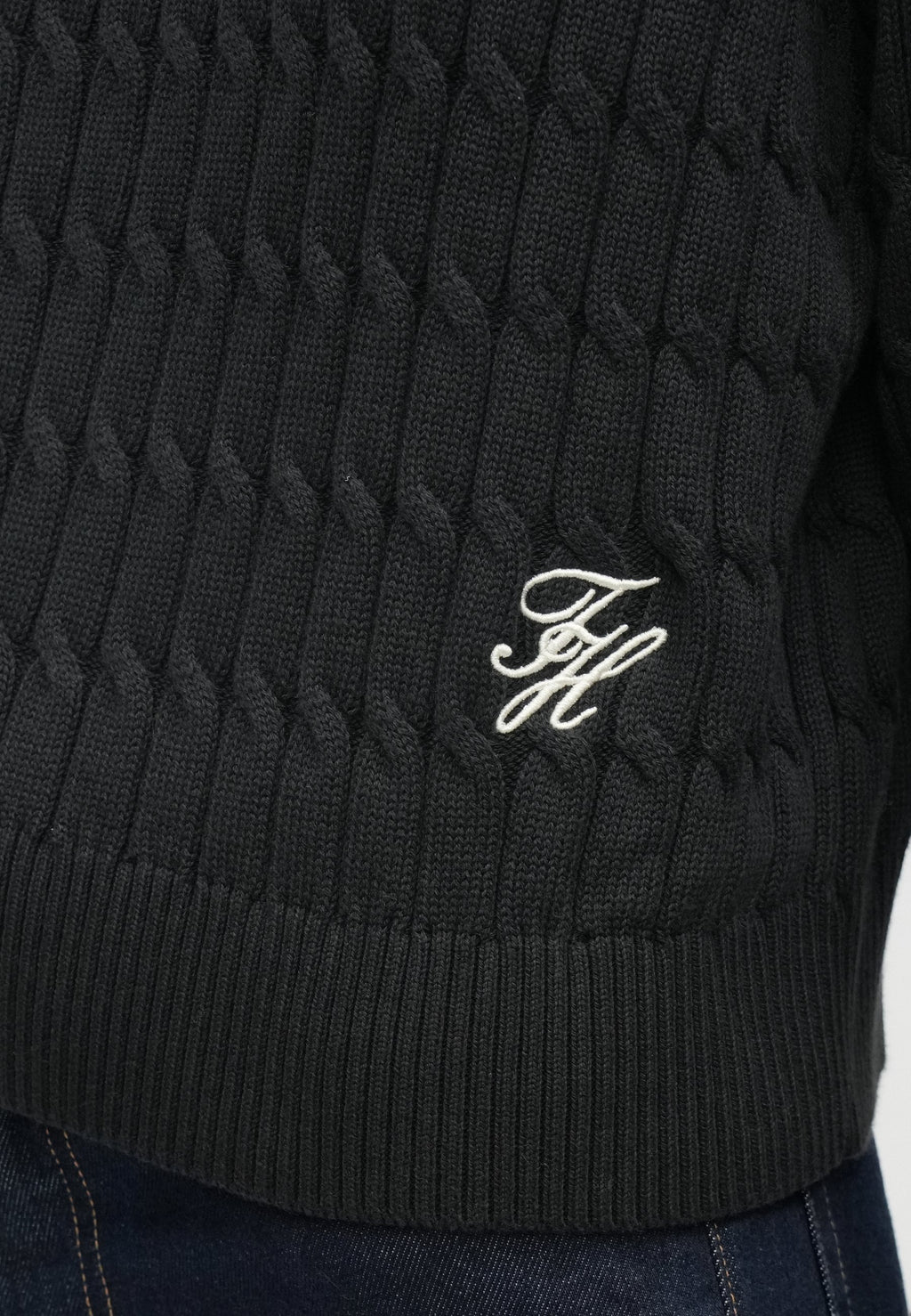 RELAXED CABLE KNIT HALF-ZIP JUMPER Media 6