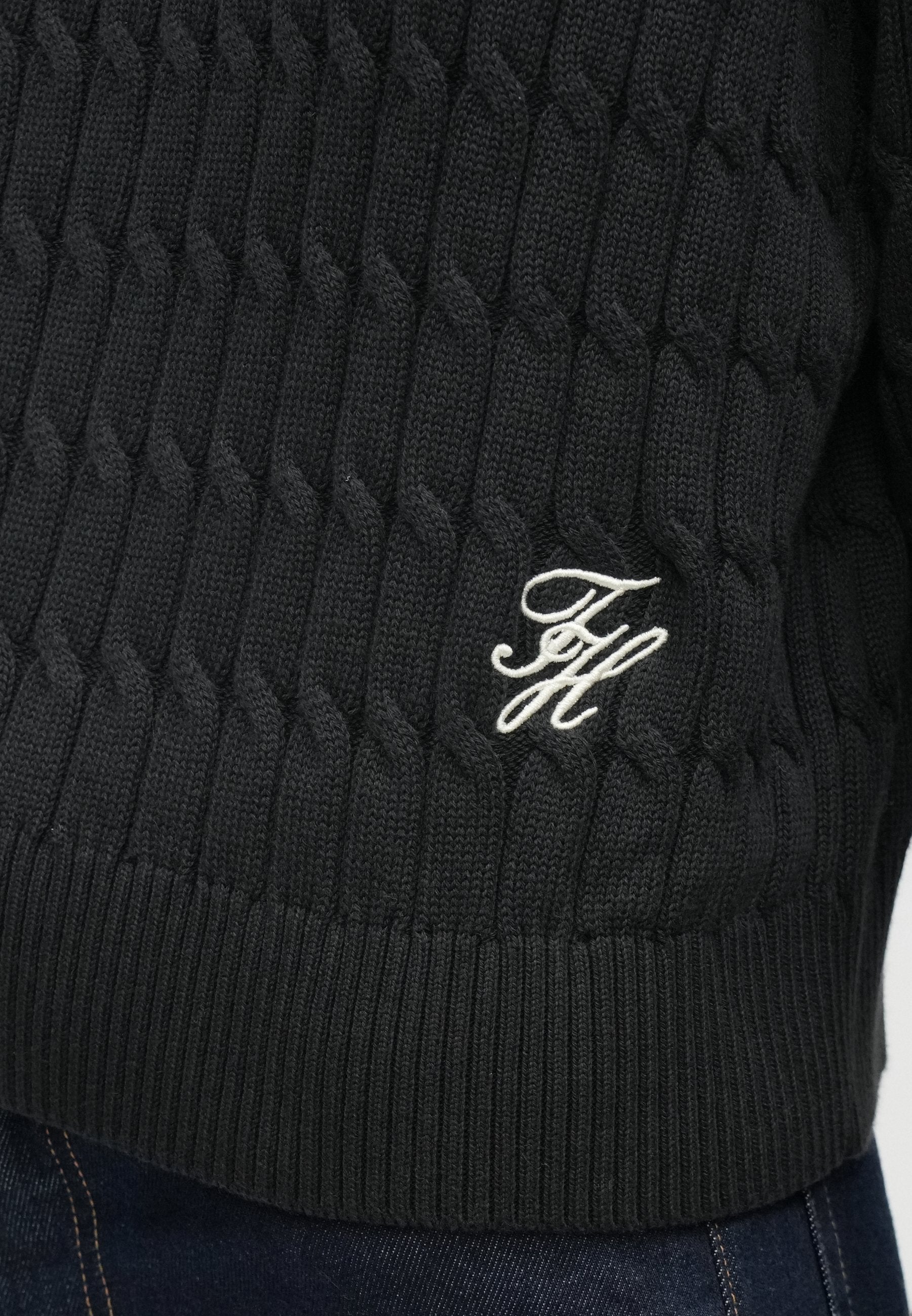 RELAXED CABLE KNIT HALF-ZIP JUMPER Media 6