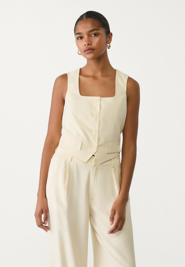 Stradivarius WITH A SQUARE-CUT NECKLINE