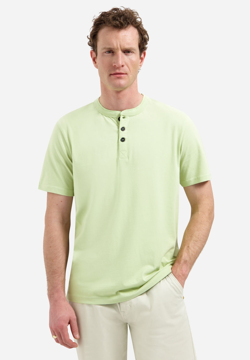 WITH BUTTON CLOSURE Media 3