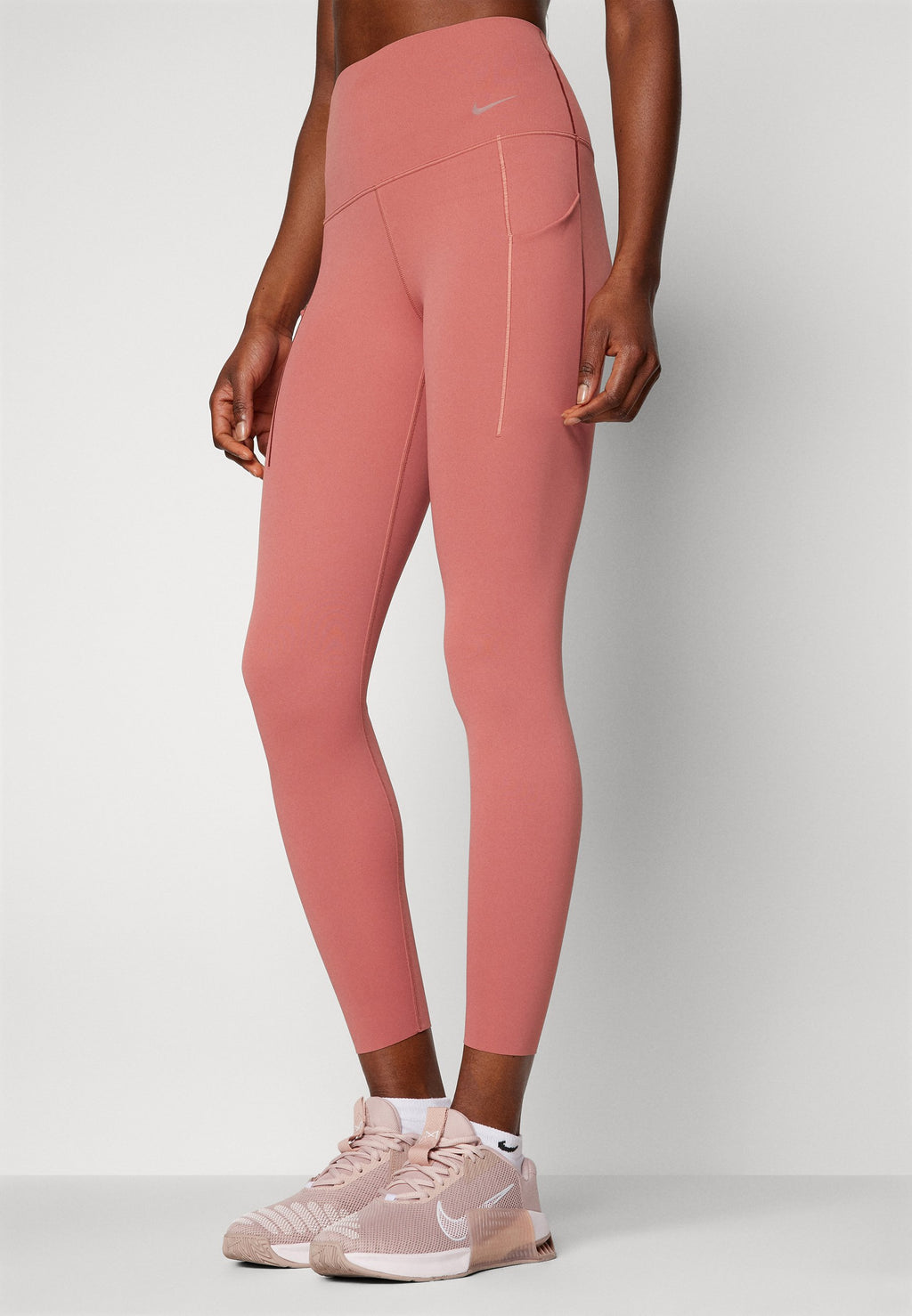 Nike Performance UNIVERSA