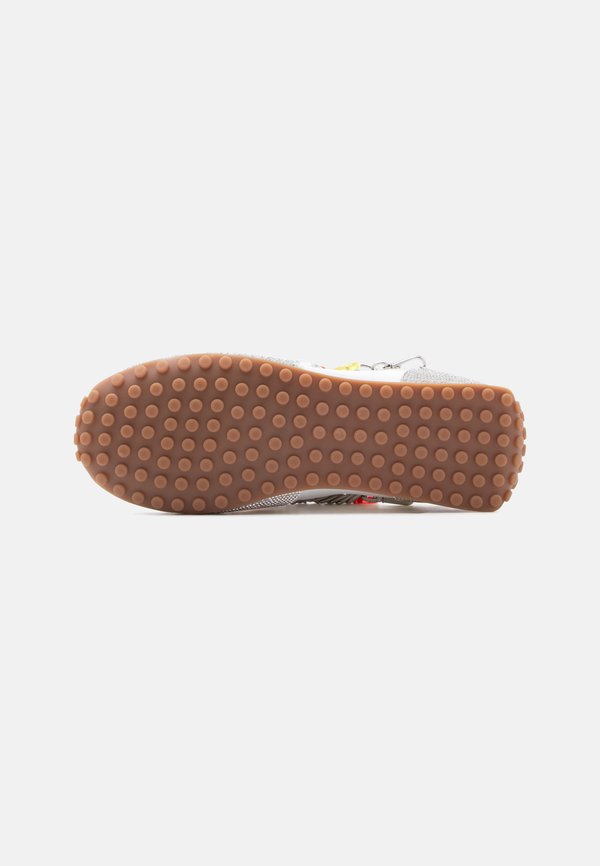Steve Madden CAMEOS