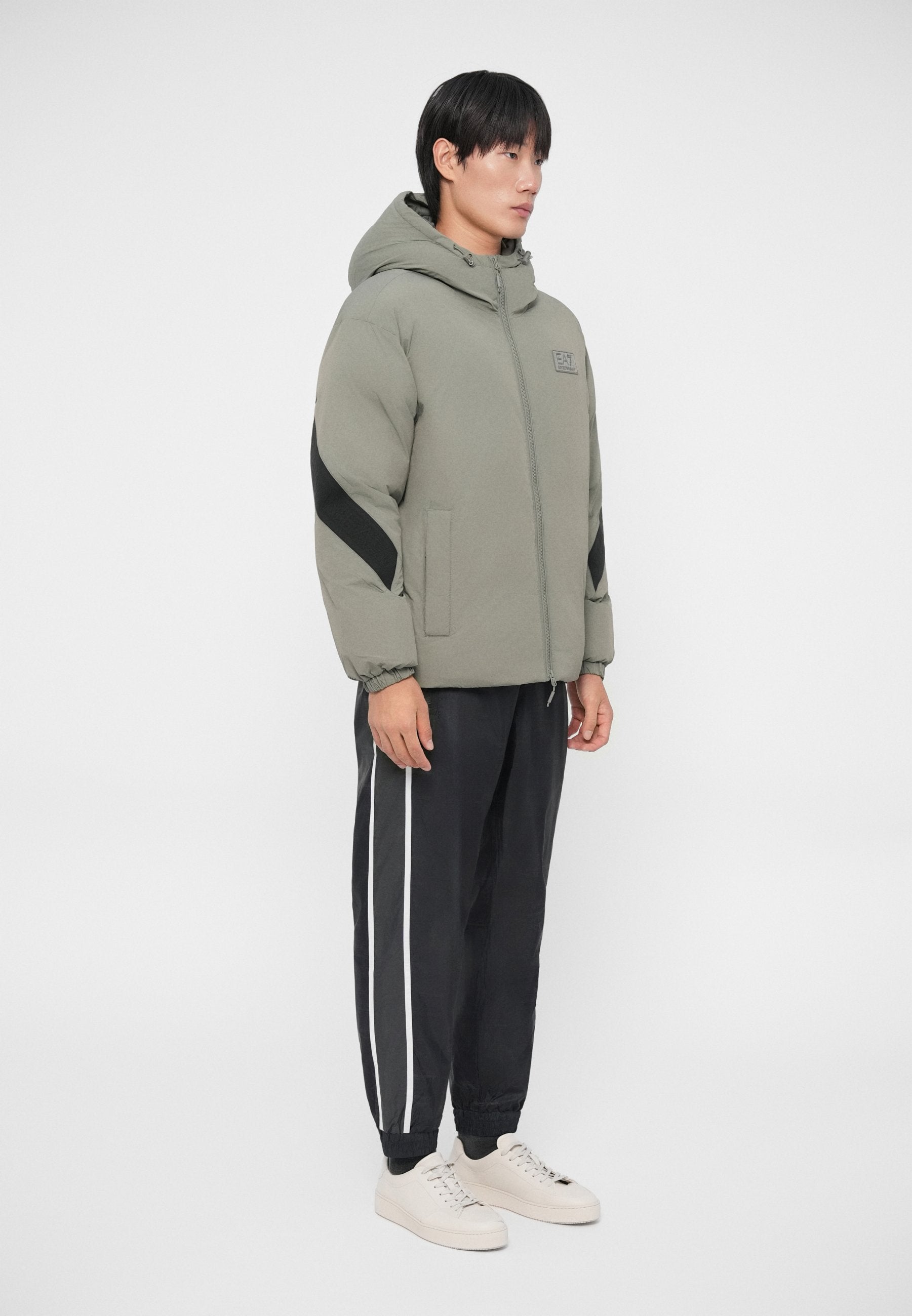 MOUNTAIN HOODED JACKET LOGO Media 5