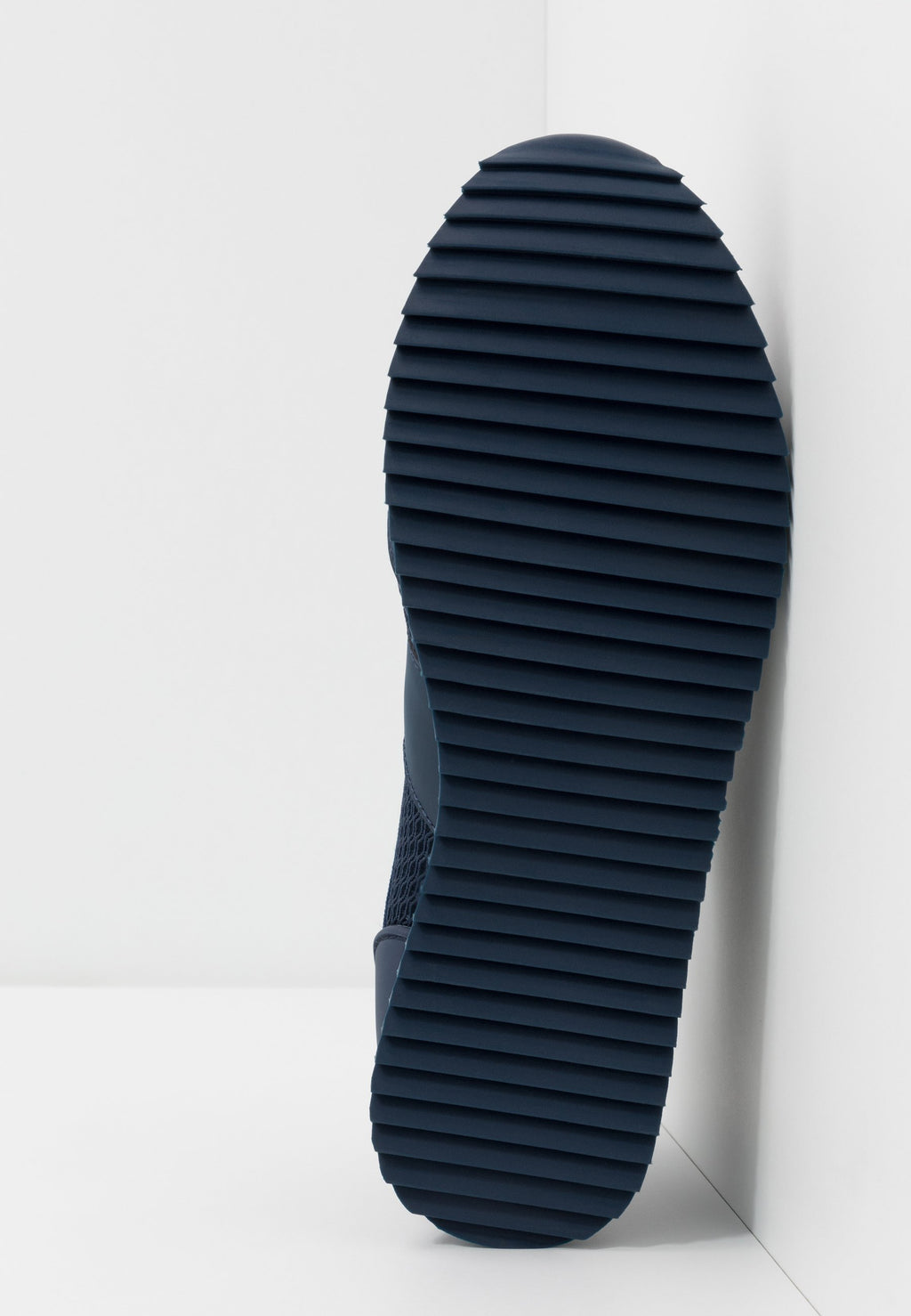 UNISEX Media 5