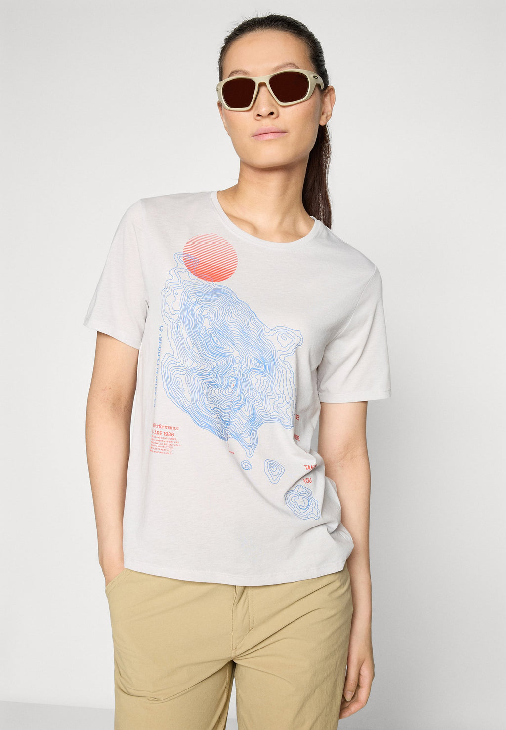 Peak Performance EXPLORE GRAPHIC TEE