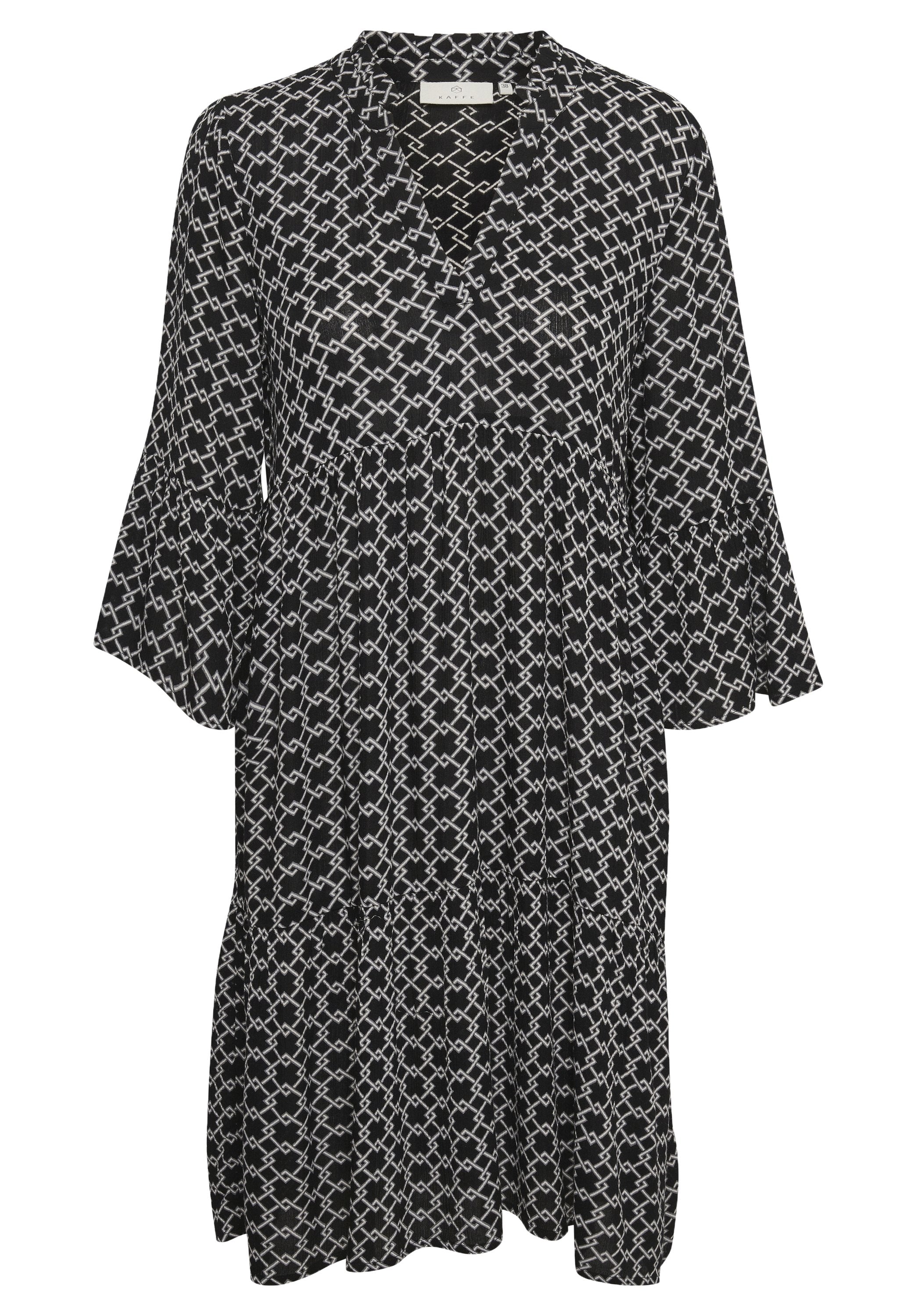 Schwarzes knielanges Kleid mit weißem geometrischem Kettenmuster, V-Ausschnitt und lockeren drei Viertel-Ärmeln mit Glockenform.