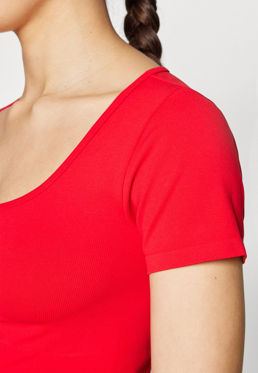 Fabletics SLEEK SEAMLESS SHORT SLEEVE TOP