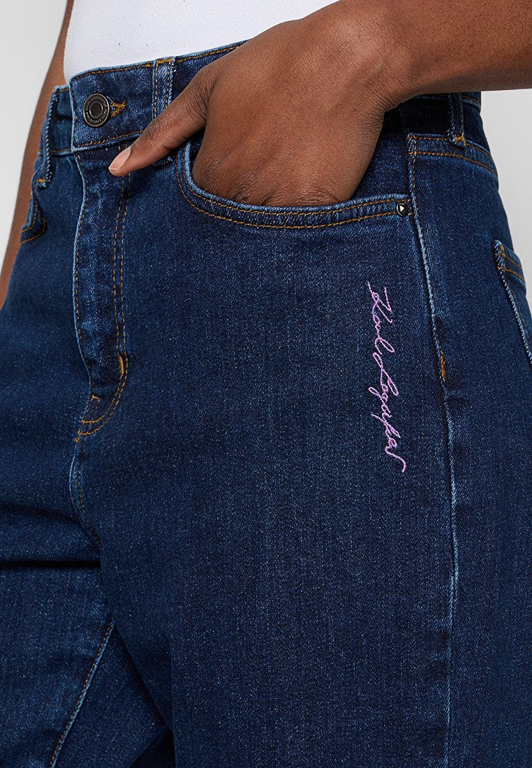 ESSENTIAL SLIM FIT Media 4