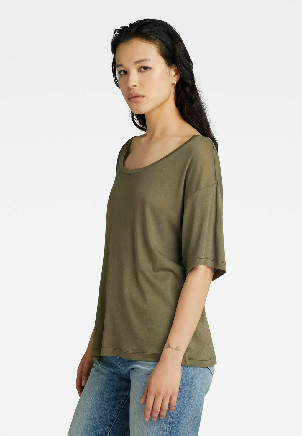 BACK SEAM LOOSE Media 5