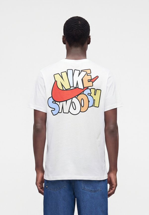Nike Sportswear HELIER UPCYCLE - Print T-shirt - white