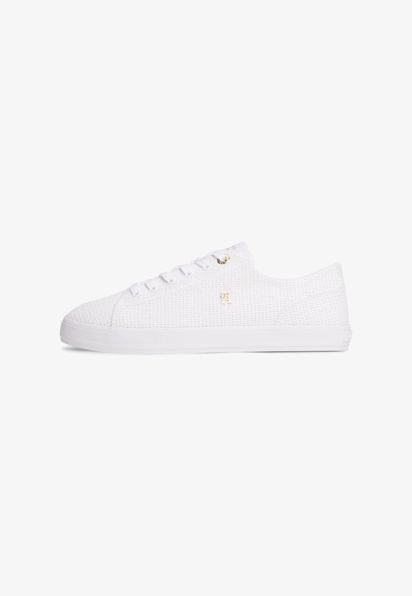 Tommy Hilfiger TH MONOGRAM TEXTURED TRAINERS - Trainers - white