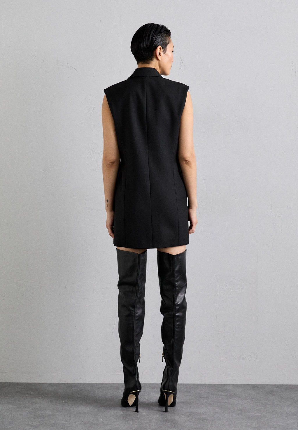 Victoria Beckham SLEEVELESS TAILORED DRESS