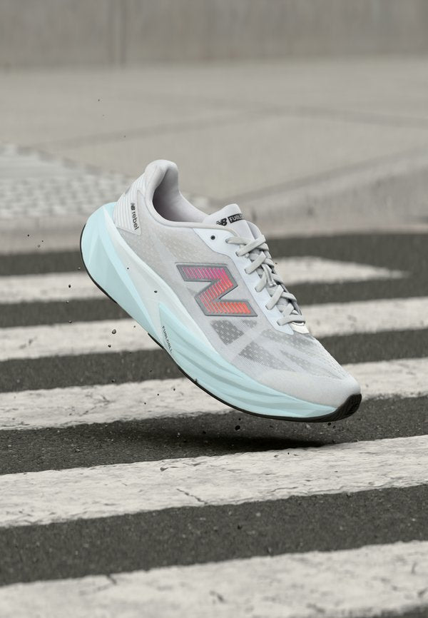 New Balance FUELCELL REBEL V5 - Road running shoes - white