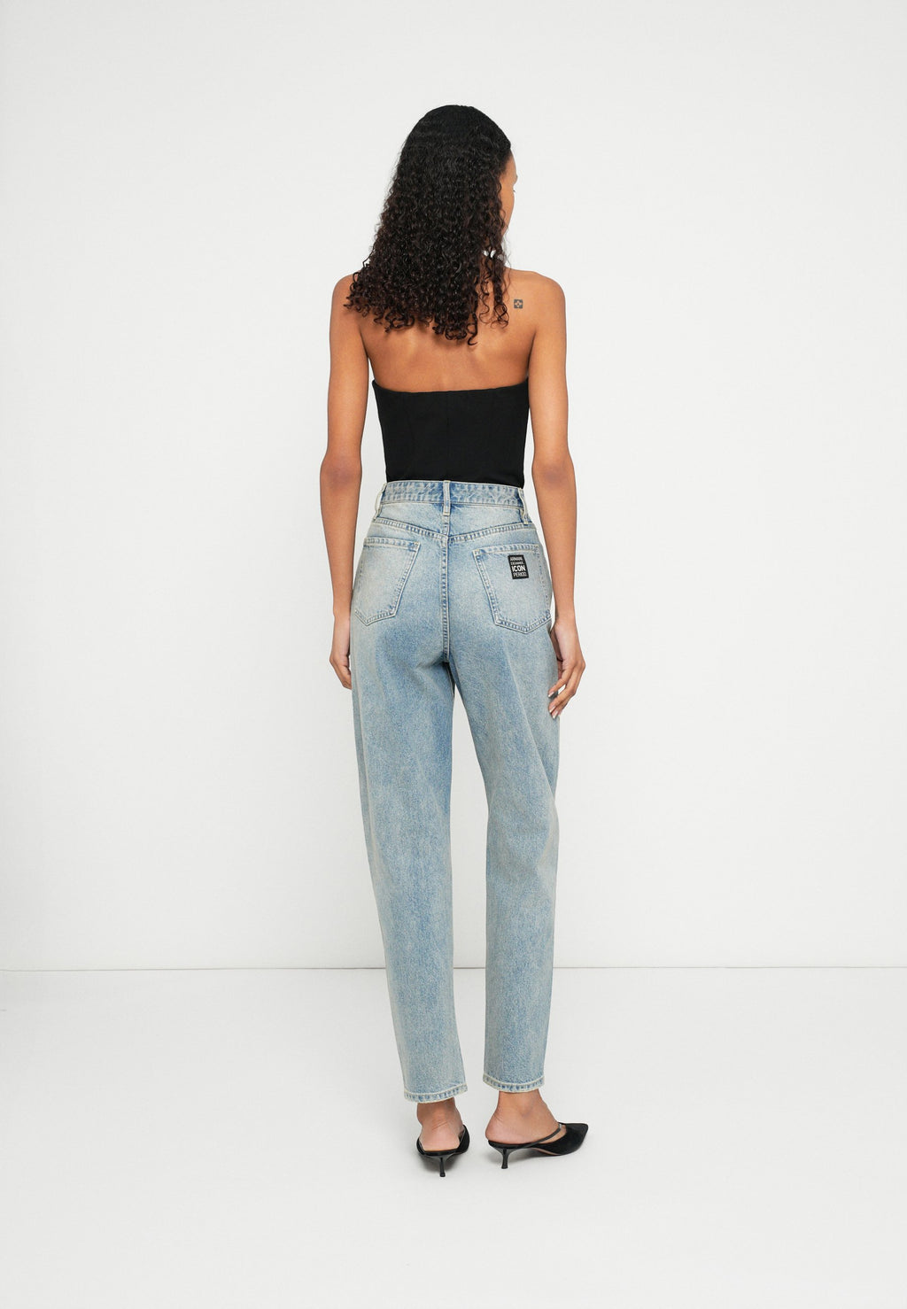 Armani Exchange Mom Jeans Media 2