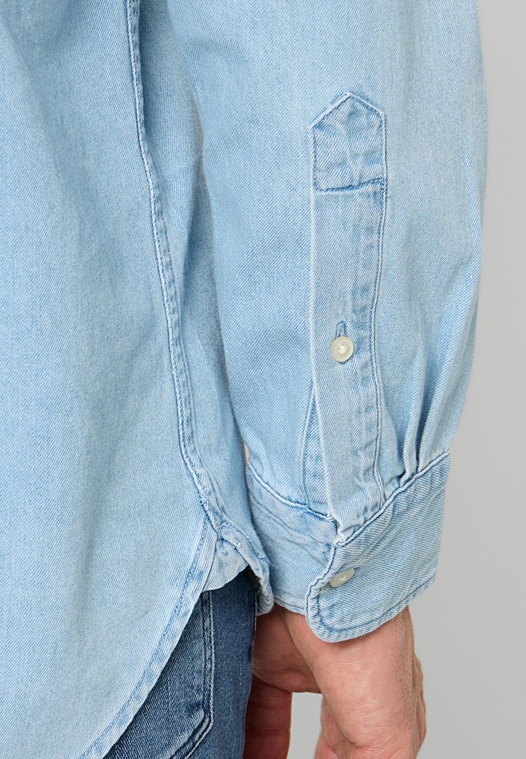 REGULAR FIT  Media 6