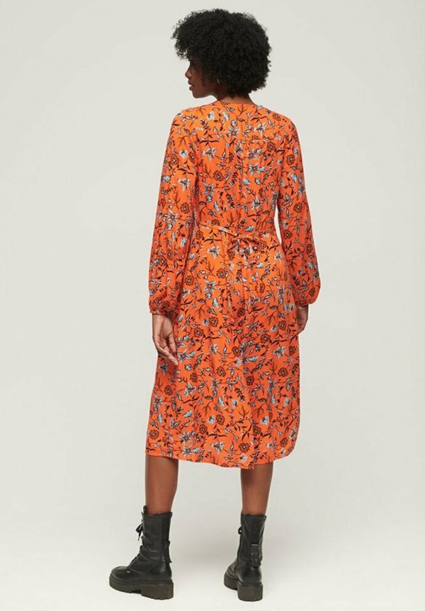 Superdry & Co PRINTED V-NECK MIDI TEA