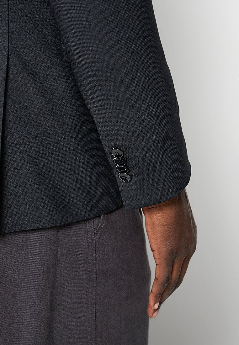REGULAR FIT Media 5