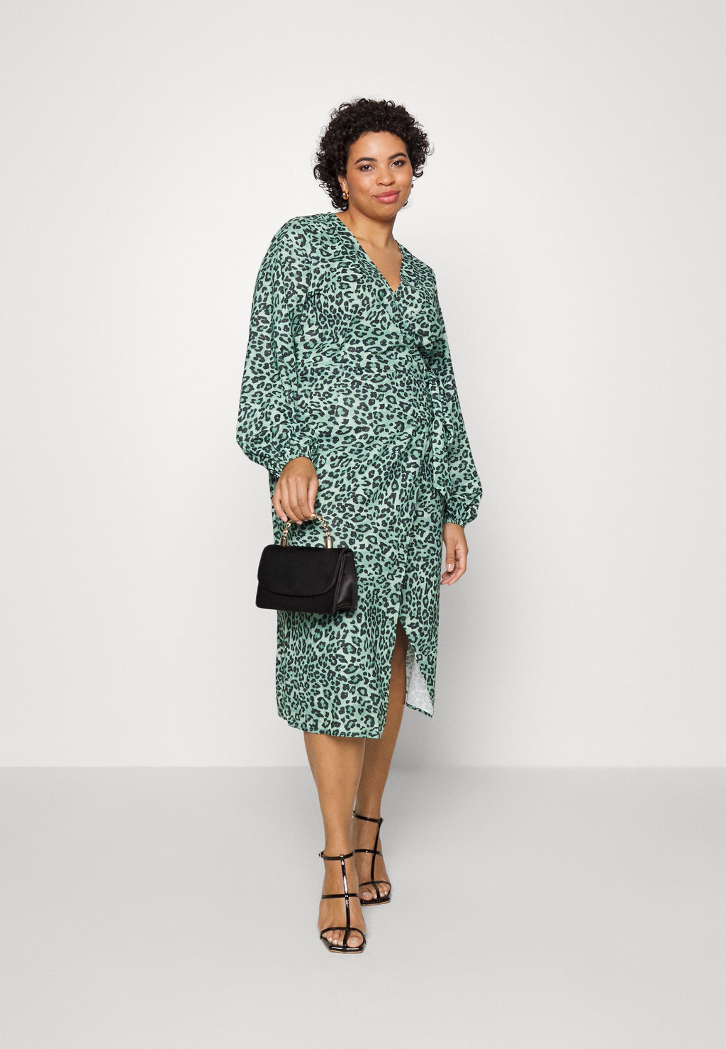 IN THE STYLE CURVE JESS MILLICHAMP