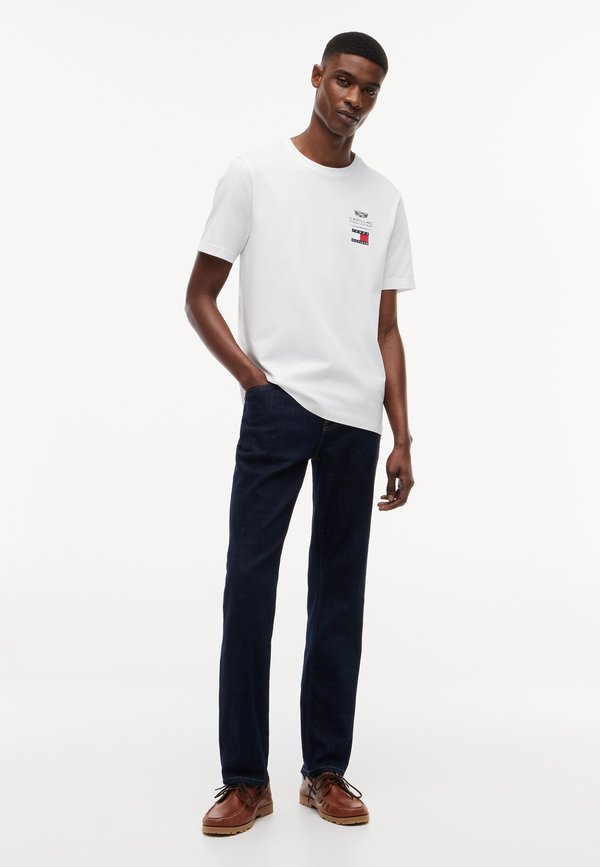 Tommy Hilfiger TH X CADILLAC FORMULA 1 TEAM LOGO TEE UNISEX - Print T-shirt - white