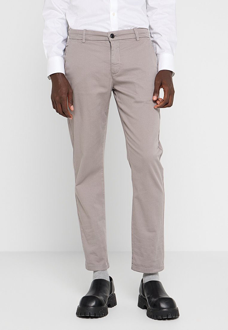 Lindbergh Chino Media 1