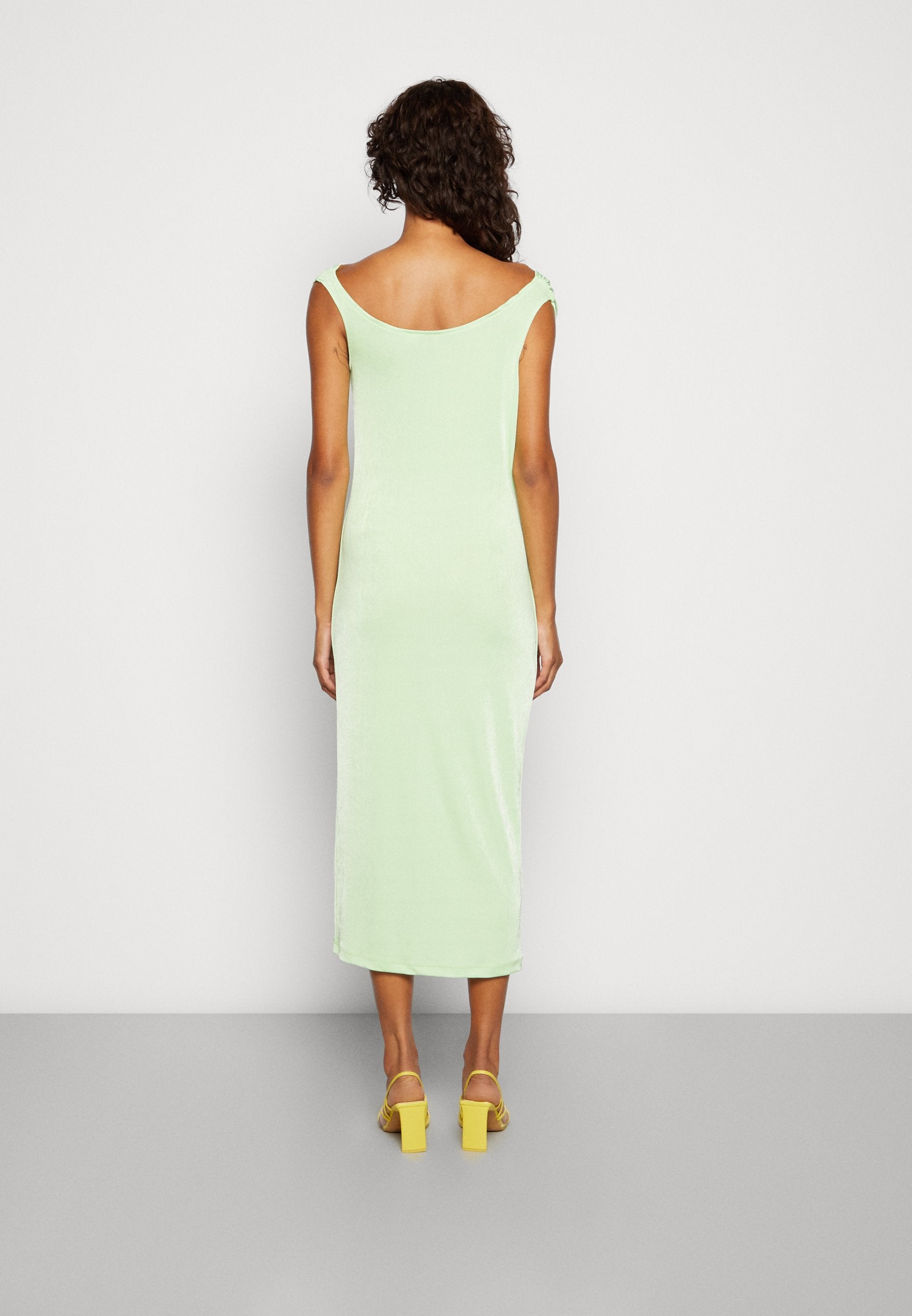 NA-KD JOSEFINE SLIP SHOULDER HIGH SLIT DRESS