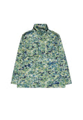 Camouflagejacke in Grüntönen mit einem pixelartigen Muster, ausgestattet mit einem hohen Kragen und zwei Brusttaschen. Hergestellt aus einem strukturierten Stoff.
