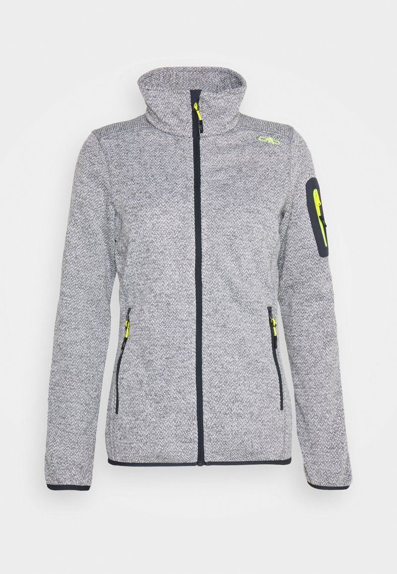 Graue Fleecejacke mit hohem Kragen, Frontreißverschluss, zwei Seitentaschen und eine Reißverschlusstasche am linken Arm. Mit schwarzem Rand und gelben Akzenten.