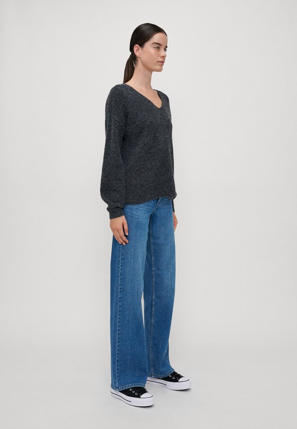 Vero Moda Tall VMDESMA V NECK