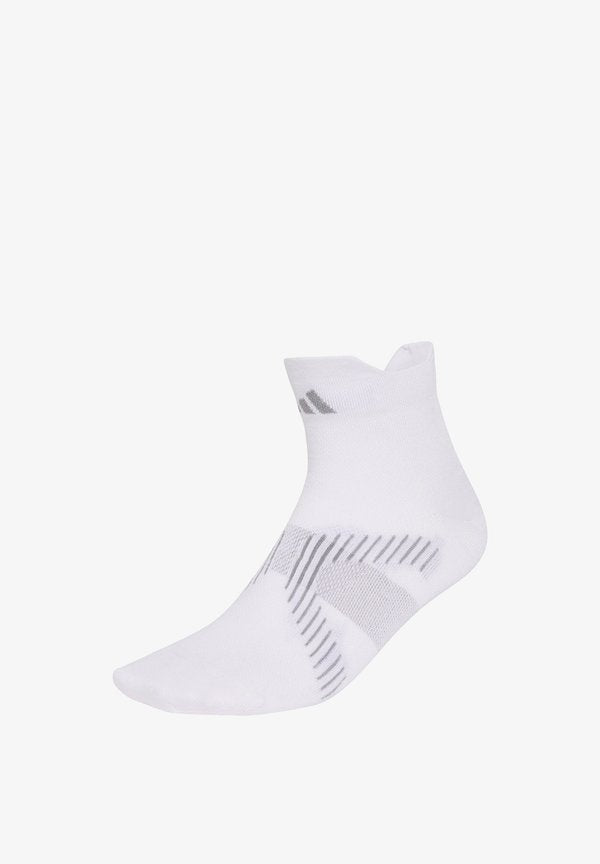 adidas Performance RUN LIGHT ANKLE UNISEX - Sports socks - white/white