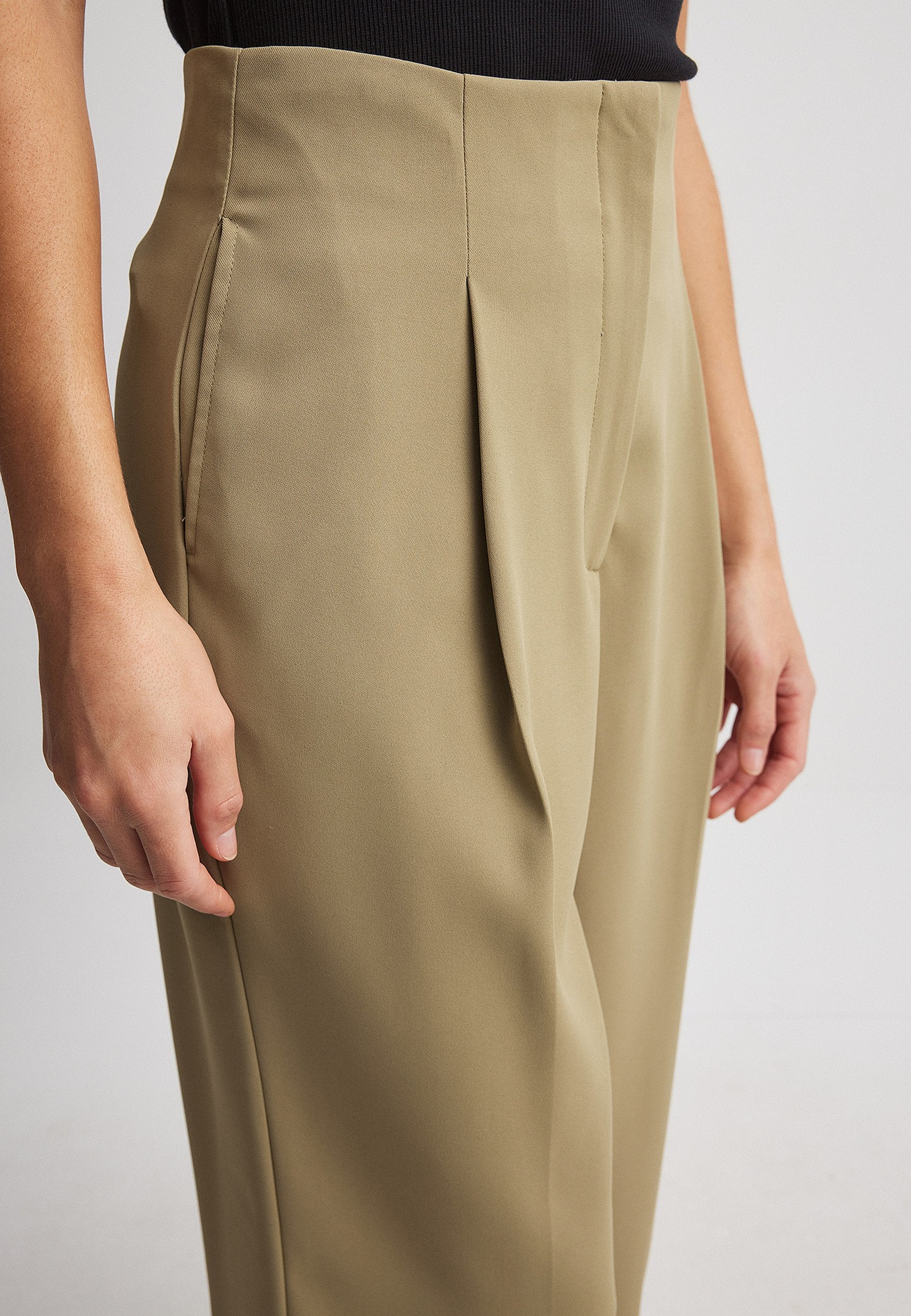NA-KD WEITE MIT HOHER TAILLE OHNE BUND