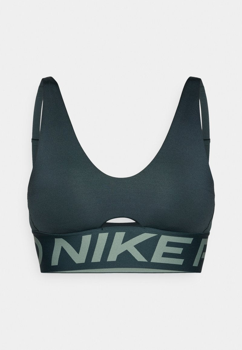 Sport-BH in Dunkelgrün mit glatter Textur, ausgestattet mit einem breiten, markenlogo-gemusterten Bund und schmalen Schulterträgern. Cut-out-Detail am Rücken.