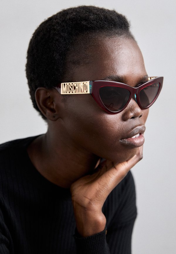 MOSCHINO