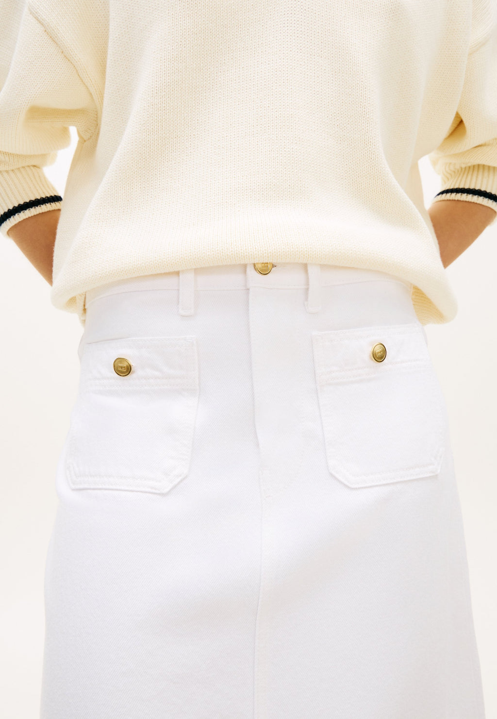 GOLD-TONE BUTTON WHITE DENIM MIDI SKIRT Media 5