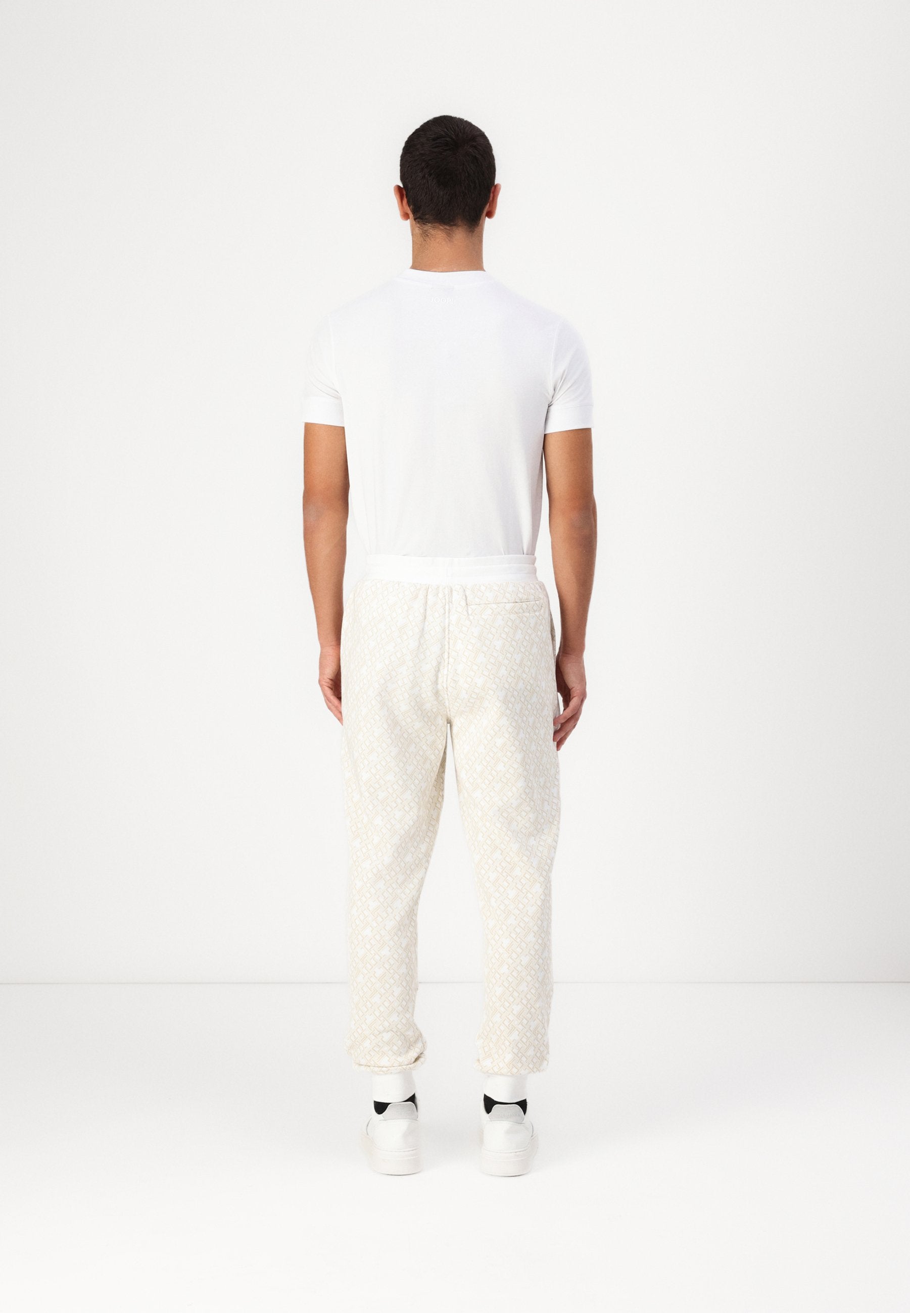 MONOGRAM UNISEX Media 3