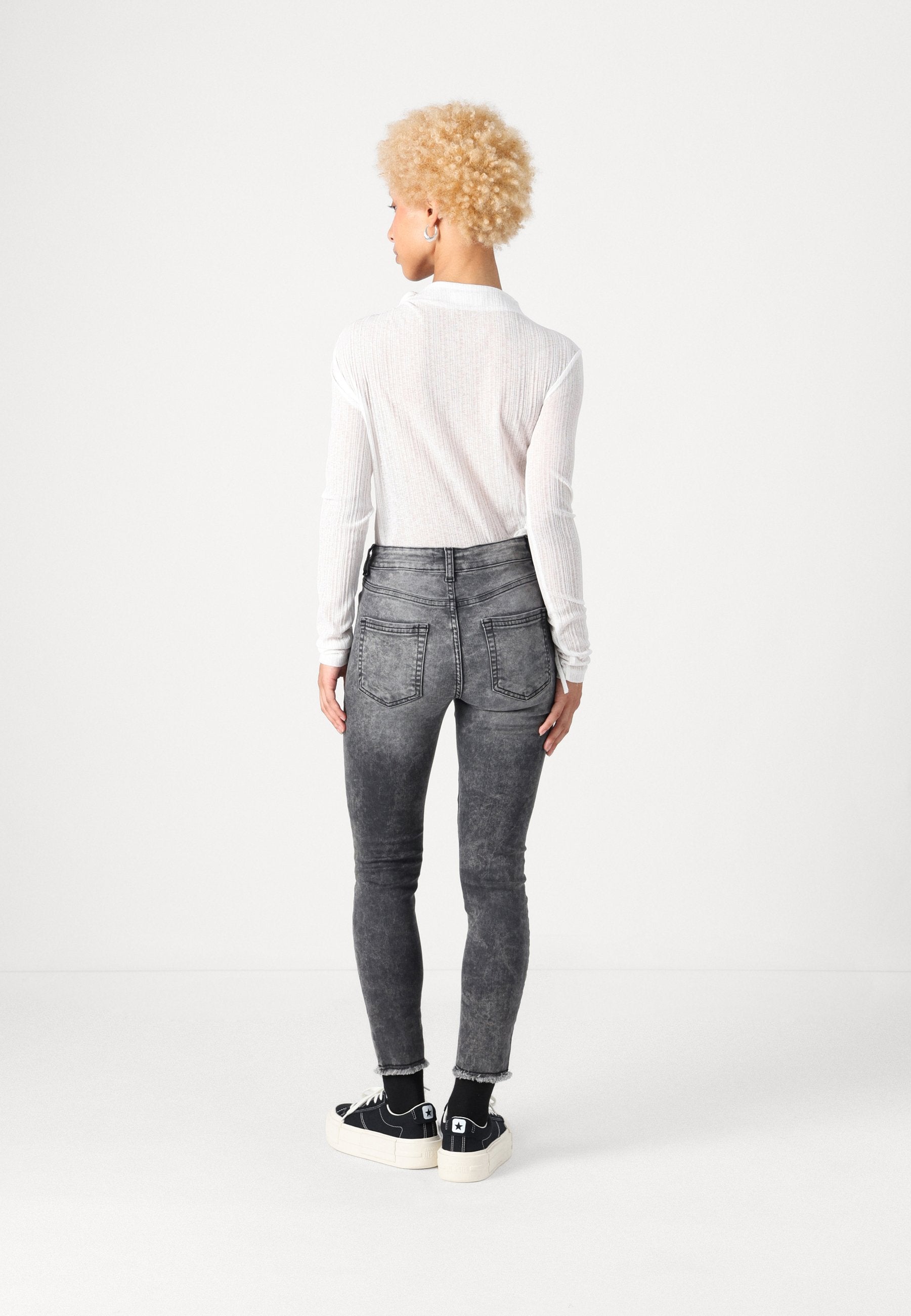 ONLRUSH MID WAIST Media 4