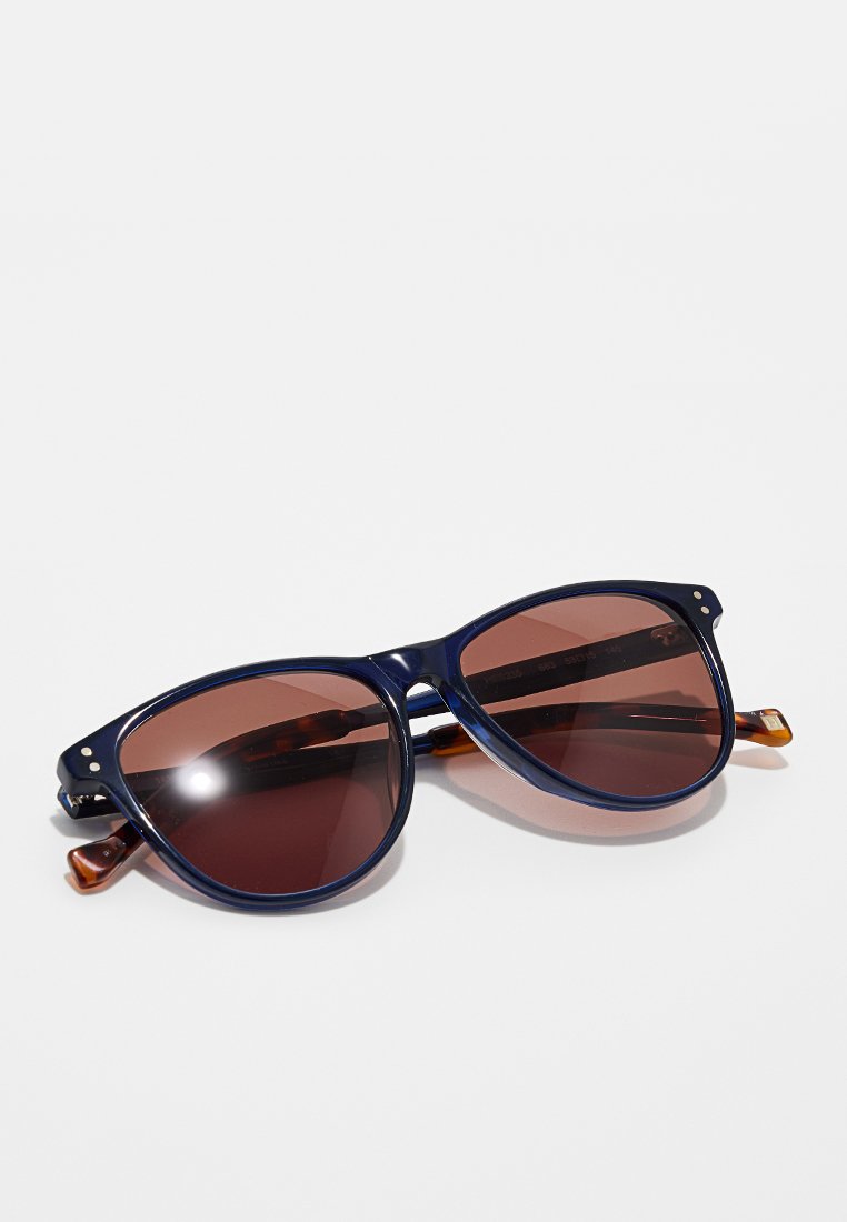 Hackett London