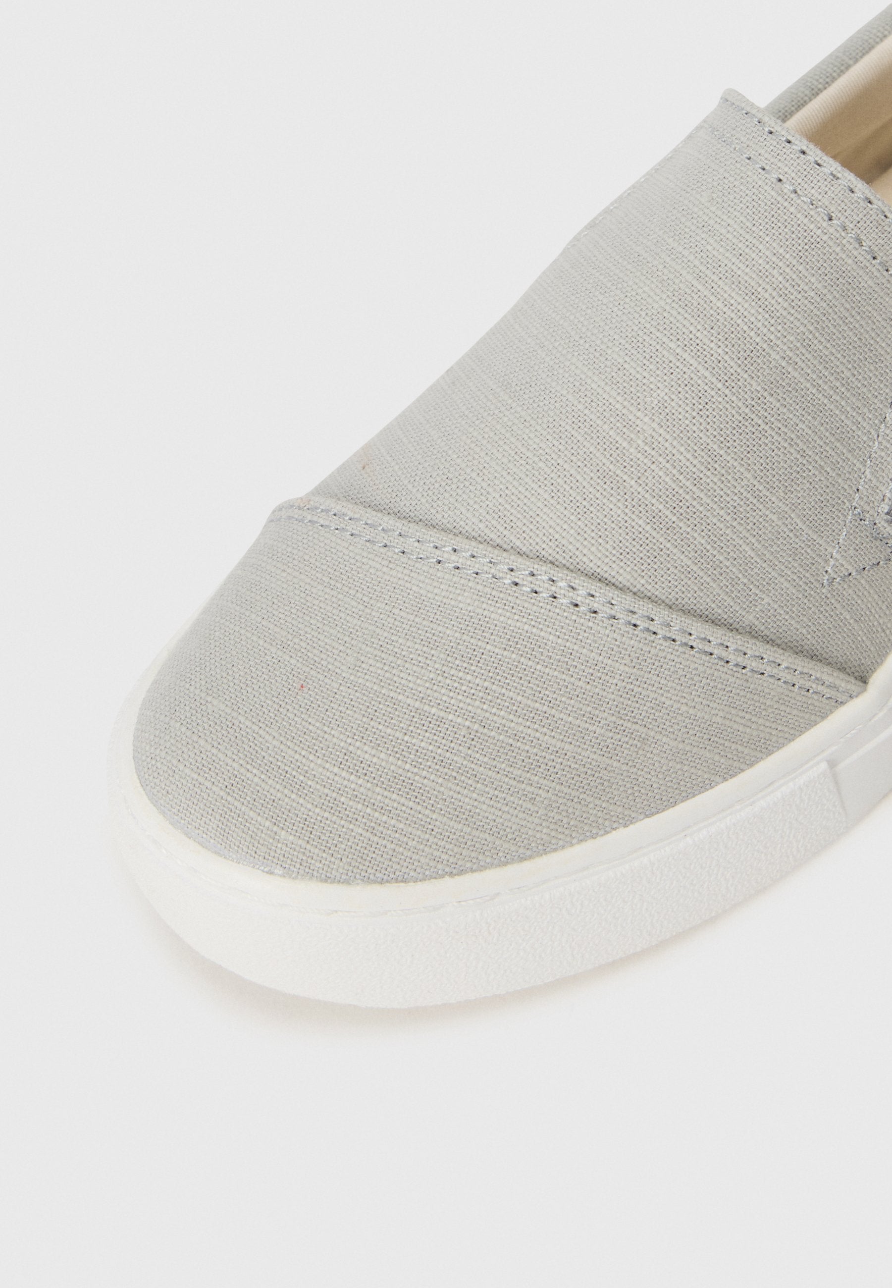 TOMS DEVON