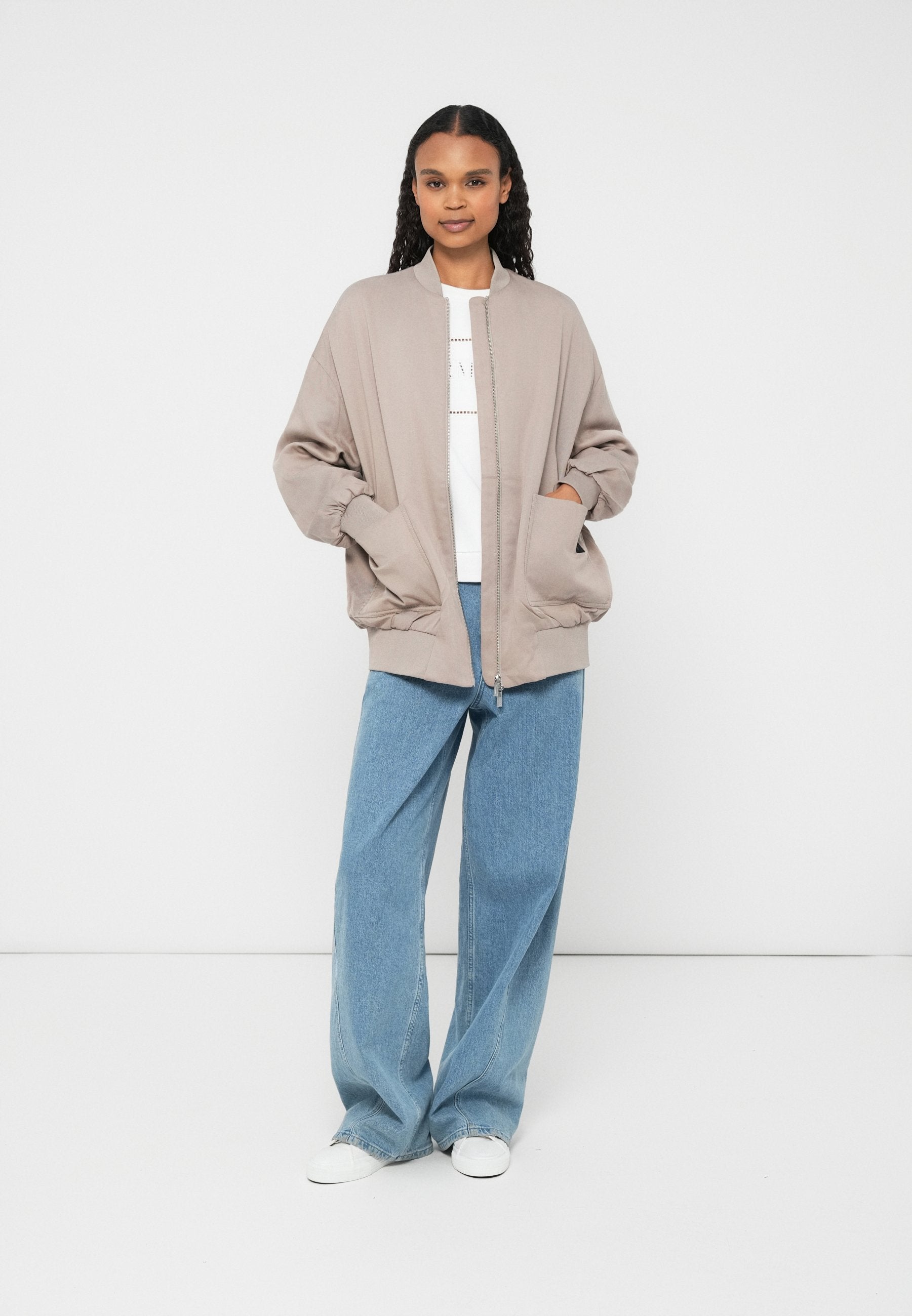 Armani Exchange Bomberjacke Media 3