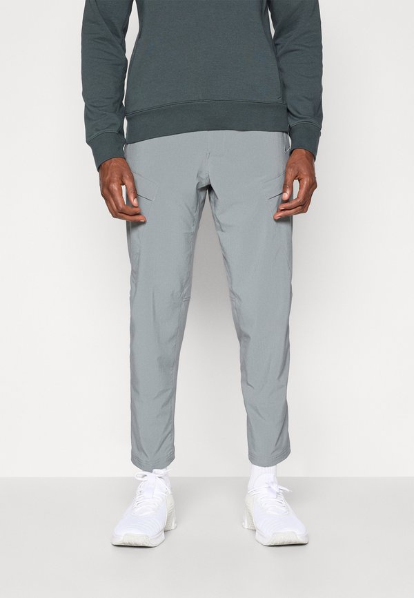 Nike Performance CARGO - Tracksuit bottoms - smoke grey/black