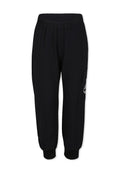 Schwarze Jogginghosen aus weichem Stoff, mit elastischem Bund, schmal zulaufenden Bündchen, Seitentaschen und einem Logodetail am Bein.
