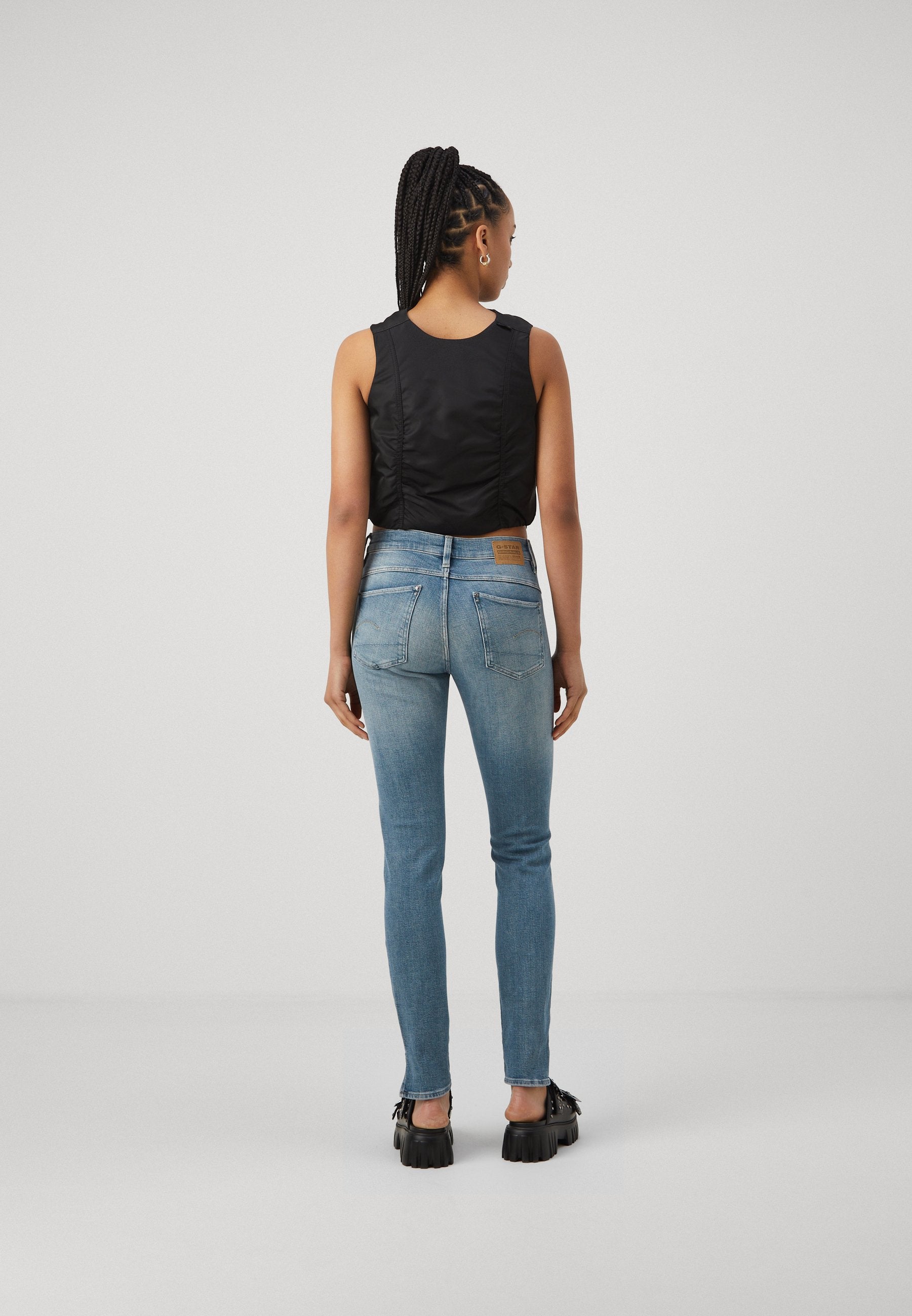 LHANA SKINNY SPLIT WMN Media 4