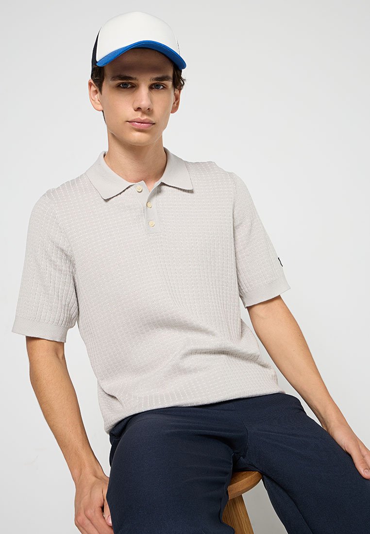 Lyle & Scott GRID
