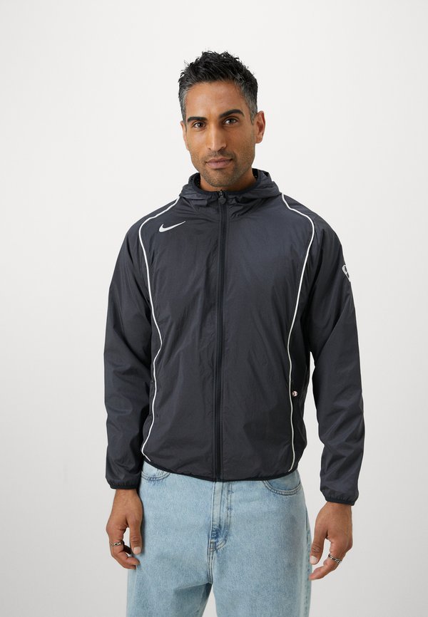 Nike Performance