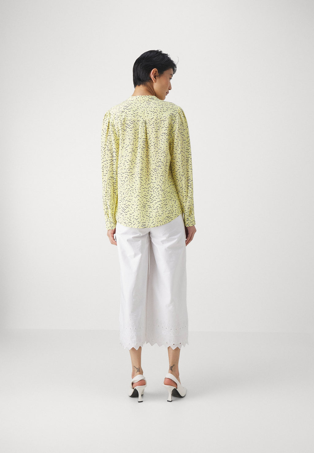 CHARM BLOUSE Media 4