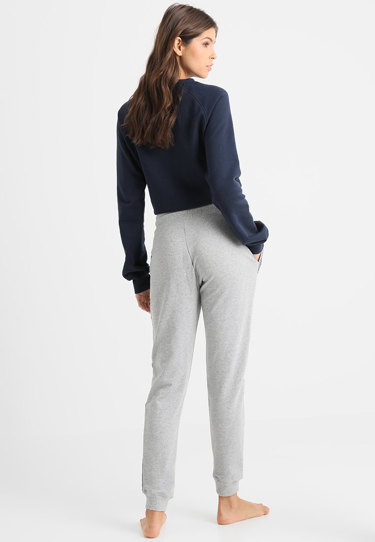 AUTHENTIC TRACK PANT  Media 4