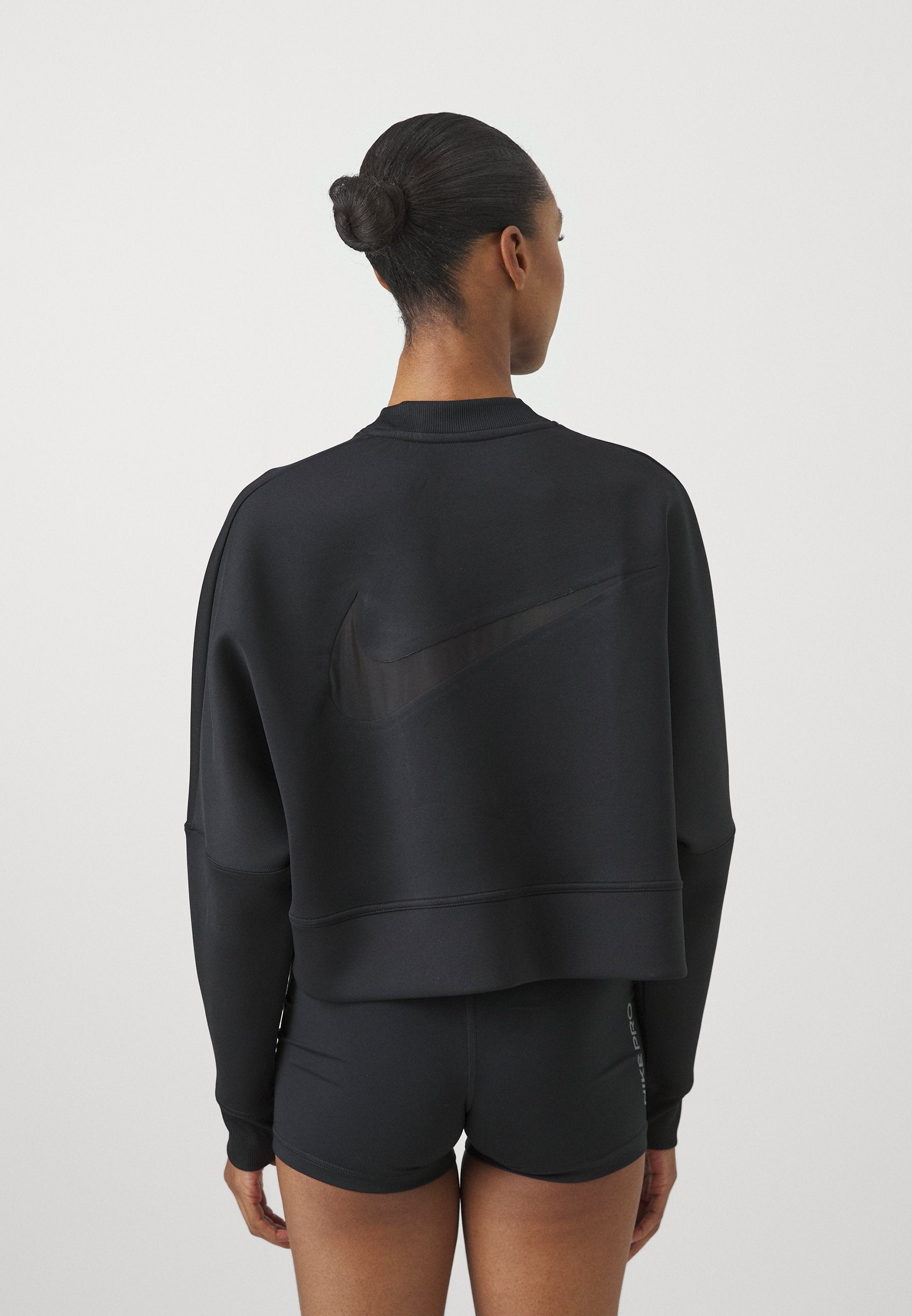 Nike Performance PRIMA