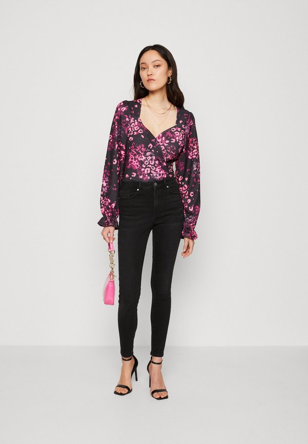 IN THE STYLE V NECK BODYSUIT